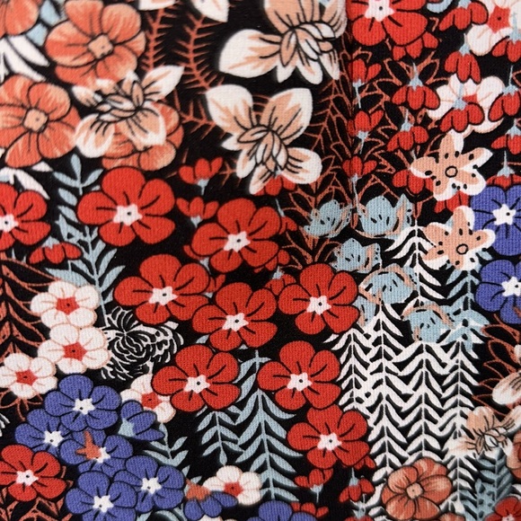 Women’s Blouse with tie strings - Picture 2 of 3